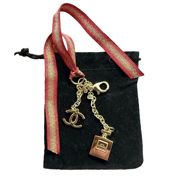 Chanel No 5 Limited Edition GWP Holiday Beauty Key Ring Charm with Bag - Picture 6 of 6